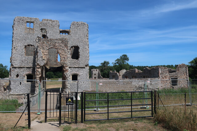 Baconsthorpe Castle fenced off