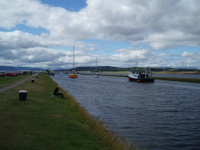 A busy Caledonian Canal at Clachnaharry