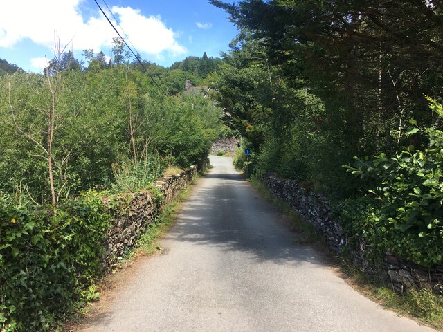 Road to Cwm-Mynach