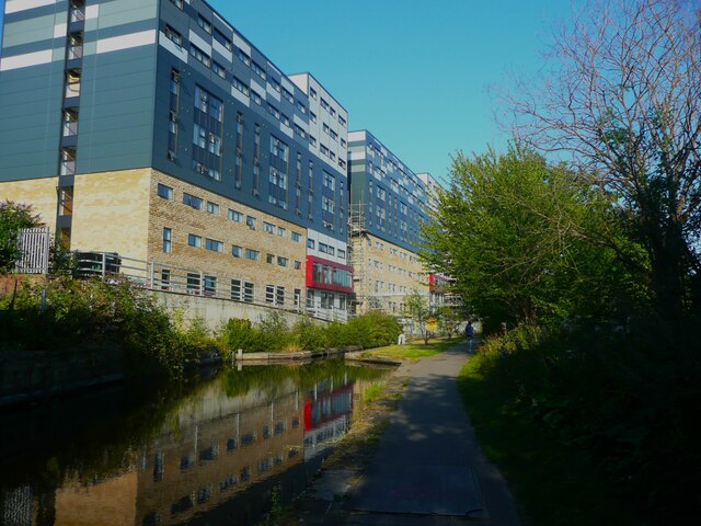 Huddersfield Canal passing new blocks of flats, Huddersfield