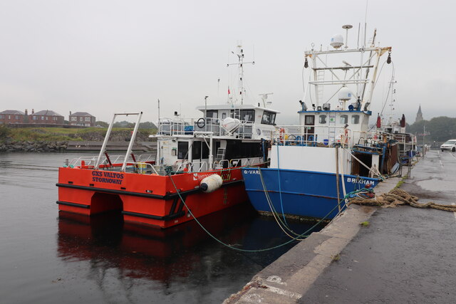 "GXS Valtos" and "Q-Varl" at Girvan Harbour