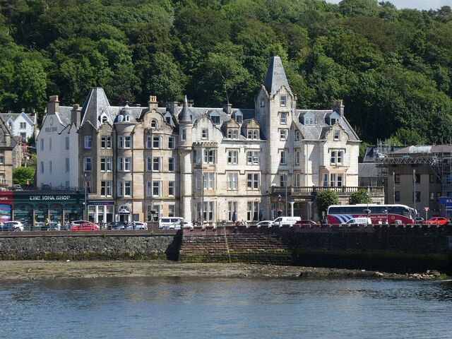 Oban - The Perle Oban / Caledonian Hotel © Rob Farrow :: Geograph ...