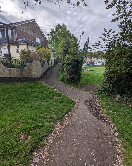 Zigzag path, Pentwynmawr © Jaggery cc-by-sa/2.0 :: Geograph Britain and ...