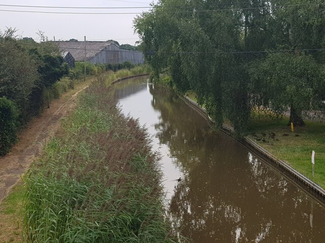 Worcester - Birmingham Canal at Shernal Green (towards Worcester)