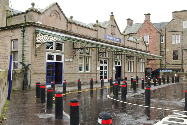 Arbroath Railway Station © Mark Anderson :: Geograph Britain And Ireland