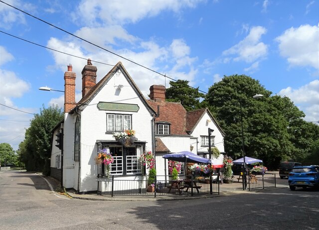 the-swan-public-house-rayne-jthomas-geograph-britain-and-ireland