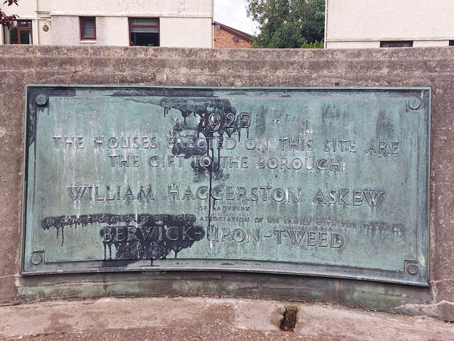 Commemorative plaque, Askew Crescent, Tweedmouth