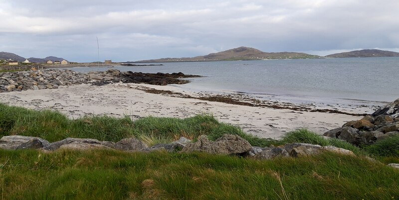 Beach at Cul-Phort © Sandy Gerrard cc-by-sa/2.0 :: Geograph Britain and ...