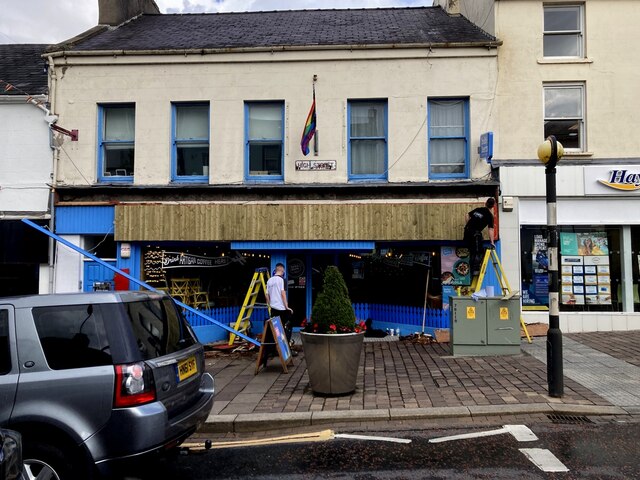 Shop front repairs to Bob & Berts, Omagh