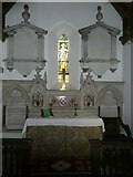 SU5393 : SS Peter & Paul, Appleford: Trinity altar by Basher Eyre