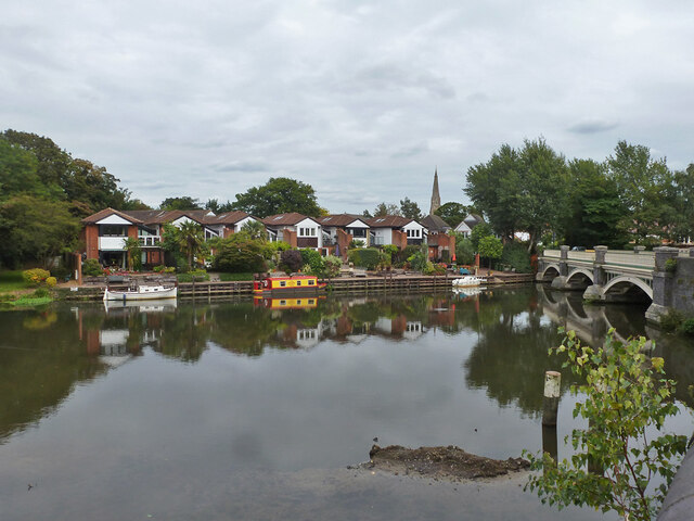 River Wey At Weybridge © Robin Webster Cc-by-sa/2.0 :: Geograph Britain ...