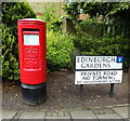 Elizabeth II postbox on Edinburgh Gardens, Windsor