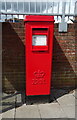 Elizabeth II postbox, Wokingham Railway Station