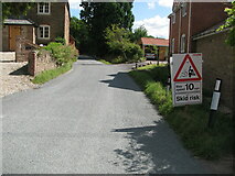 SO5834 : Common Hill Lane by David M Clark
