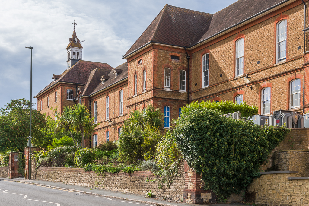 Farnham Road Hospital © Ian Capper cc-by-sa/2.0 :: Geograph Britain and ...