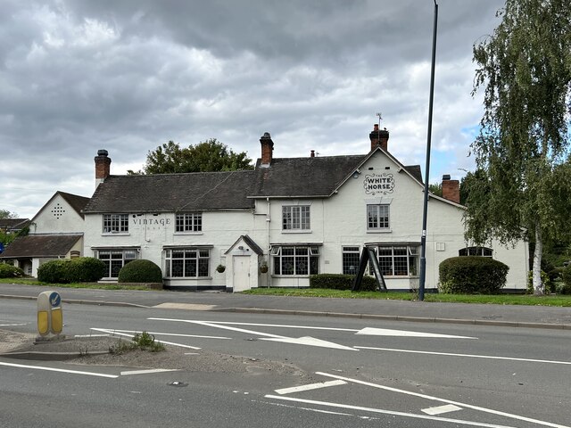 White Horse, Curdworth © Andrew Abbott Cc-by-sa 2.0 :: Geograph Britain 