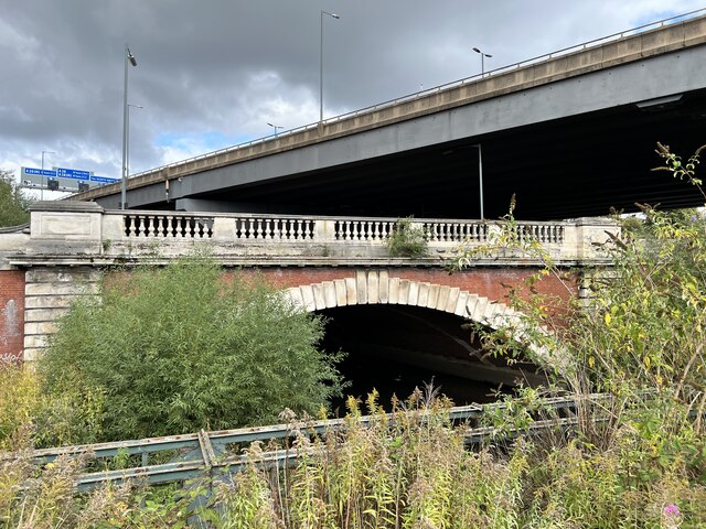 Salford Bridge © Andrew Abbott :: Geograph Britain and Ireland