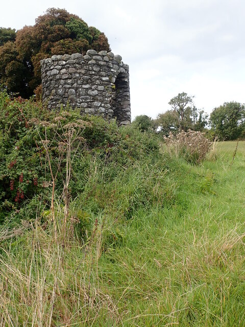Approaching the Maghera Round Tower from the Church