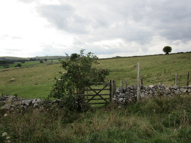 Footpath gate near Brushfield