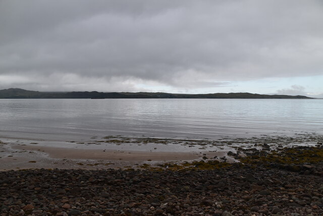 Strath Bay © N Chadwick cc-by-sa/2.0 :: Geograph Britain and Ireland