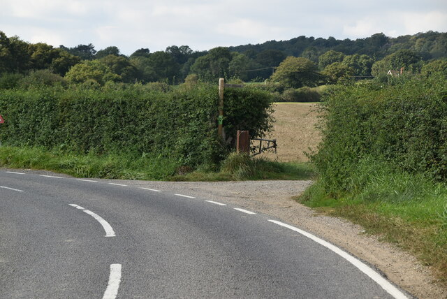 Footpath Off Miles Lane © N Chadwick Geograph Britain And Ireland 6234