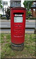 Elizabeth II postbox on Bridge Road, Maidenhead