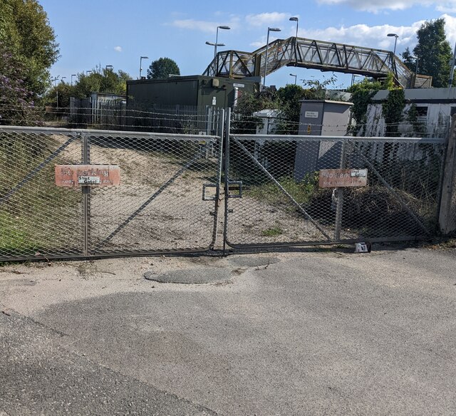 padlocked-metal-gates-near-wool-station-jaggery-geograph