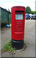 Elizabeth II postbox on Lower Sunbury Road