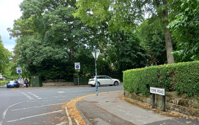 Harrogate, York Road © Mel Towler :: Geograph Britain and Ireland