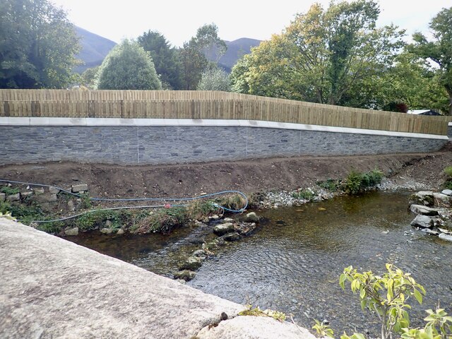 Completed flood wall and fence at the pedestrian and cycle entrance to Tipperary Lane