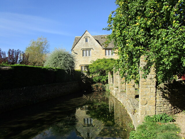 The Mill House, Bourton on the Water © Jonathan Thacker :: Geograph ...