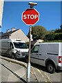 SH5267 : Stop sign at the junction of Snowdon Street and Bangor Street, Y Felinheli by Meirion