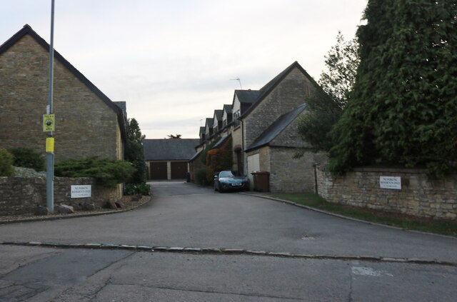Houses off Manor Road, Grendon