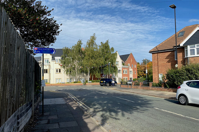 Sunnybank Road meets Station Road, B73 © Robin Stott cc-by-sa/2.0 ...