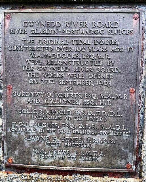 River Glaslyn Porthmadog Tidal Doors.