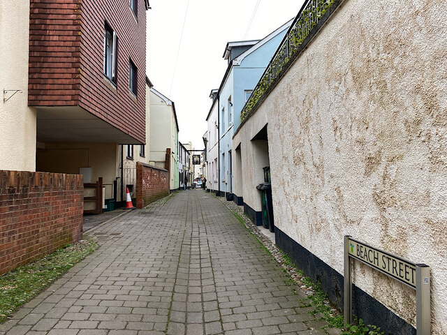 West on Beach Street, Dawlish © Robin Stott cc-by-sa/2.0 :: Geograph ...