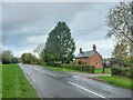 Bridegate Lane passing Lincoln Lodge