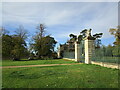 The Lion Gates and Lion Lodge, Belton Park