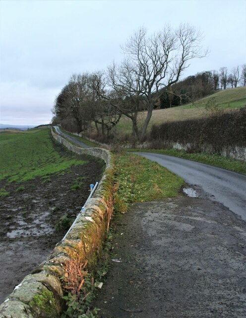 Retaining wall on the road past Dunearn