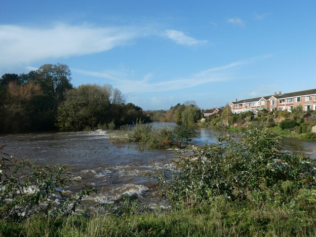 Salmon Pool Weir, Exeter, with high water levels in River Exe