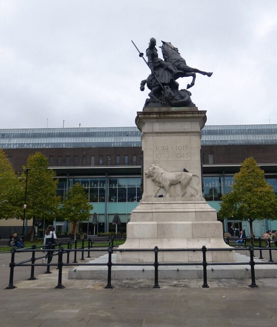 Newcastle War Memorial (front view)