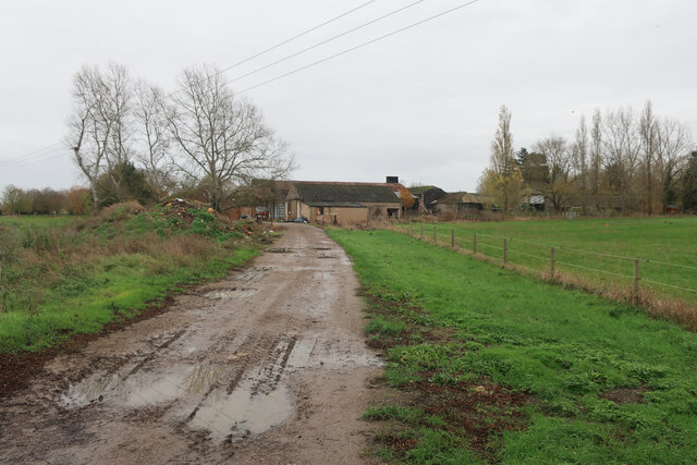 Footpath to Lower Wintringham Farm
