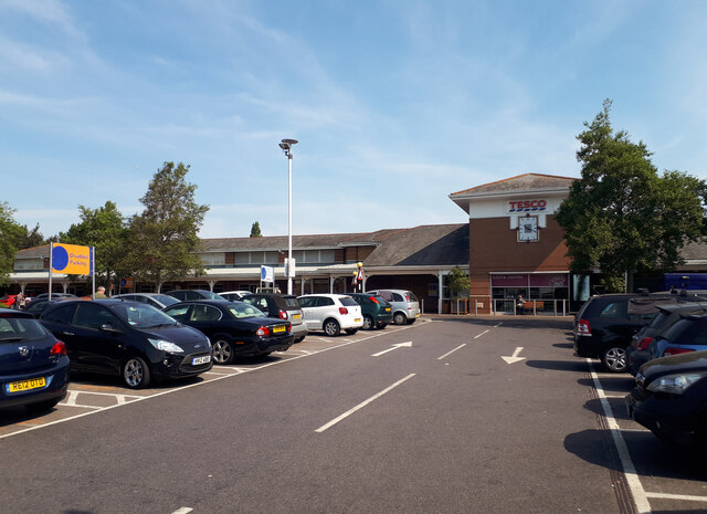 Tesco, Shirley © Hugh Venables Cc-by-sa 2.0 :: Geograph Britain And Ireland