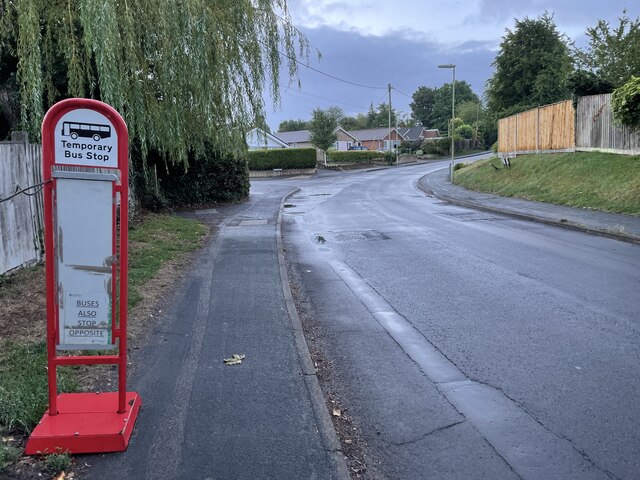 temporary-bus-stop-hill-road-mr-ignavy-geograph-britain-and-ireland