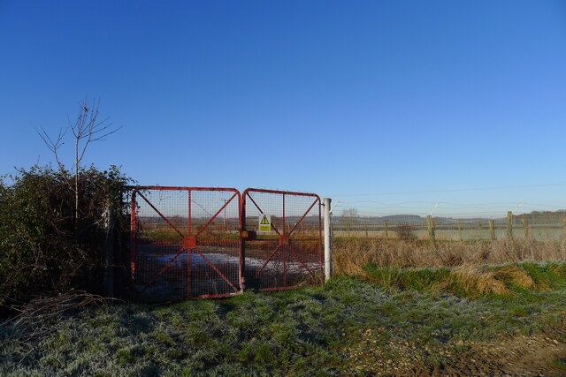 slurry-pit-tim-heaton-geograph-britain-and-ireland