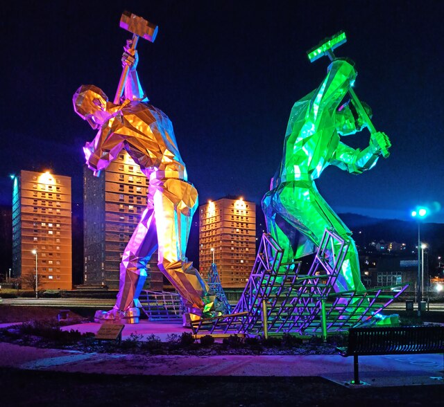 Shipbuilders of Port Glasgow sculpture at night