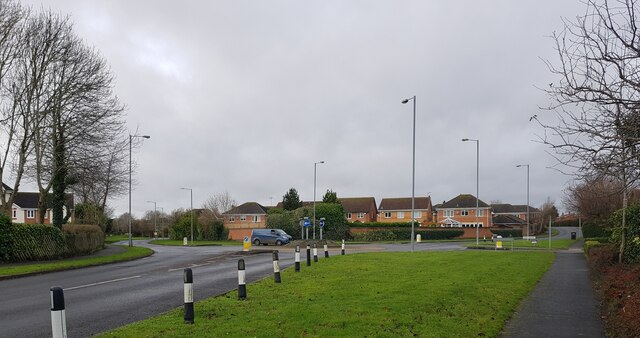 Roundabout on Primsland Way, Droitwich... © Jeff Gogarty :: Geograph ...