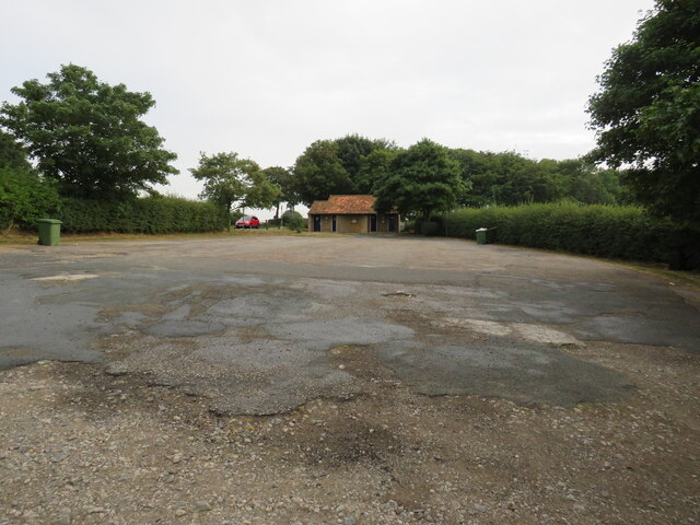 Car Park, Willerby Brow © Richard Rogerson cc-by-sa/2.0 :: Geograph ...