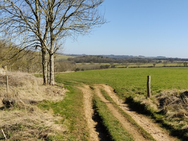 Farmland next to Wontley Farm © Mat Fascione cc-by-sa/2.0 :: Geograph ...