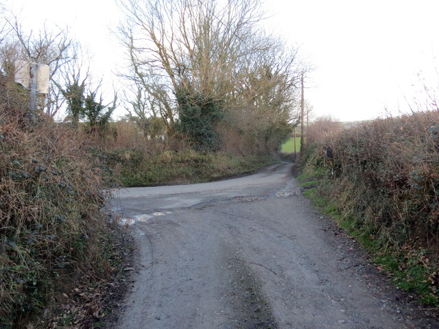 Ffordd fynedfa Llwynbrain / Llwynbrain access road